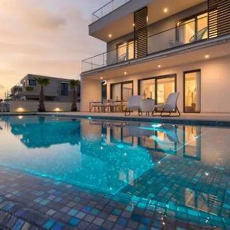 Sunset Vila *