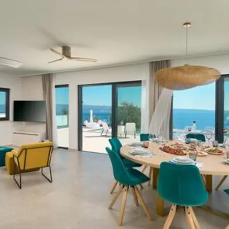 Sunset Villa *